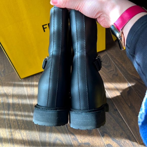 Fendi 3-inch hidden heel boots EU 39, fits 8.5 comfortably - Picture 3 of 6